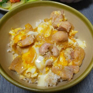 めんつゆで簡単！トロッとろ親子丼♪